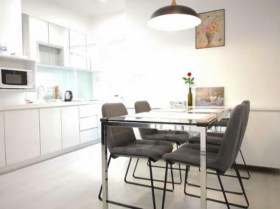 Penang Studio Suite In Georgetown ภายนอก รูปภาพ