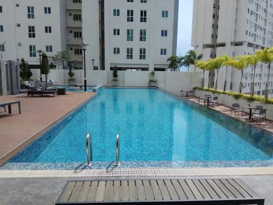 Penang Studio Suite In Georgetown ภายนอก รูปภาพ